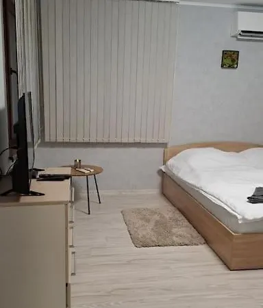 къща под наем-нощувки *