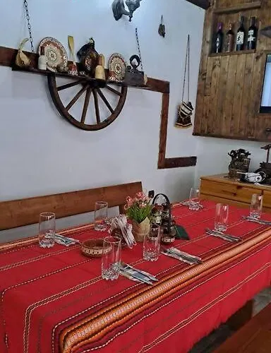 къща под наем-нощувки * تارغوفيشته