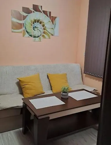 къща под наем-нощувки تارغوفيشته