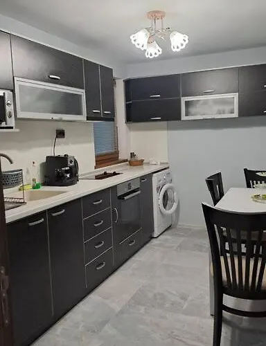 къща под наем-нощувки